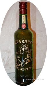 Подарочное изображение на бутылке виски